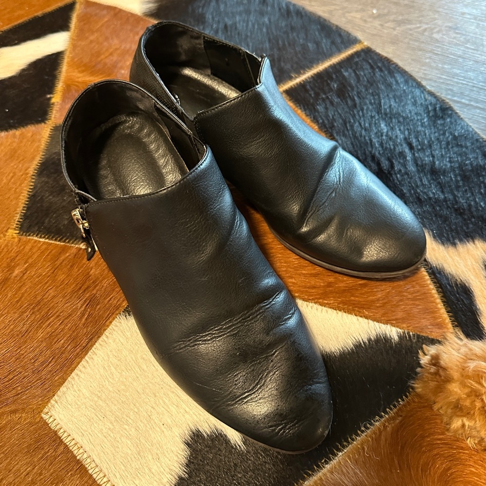 Dr. Scholl's Black Ankle Leather Booties